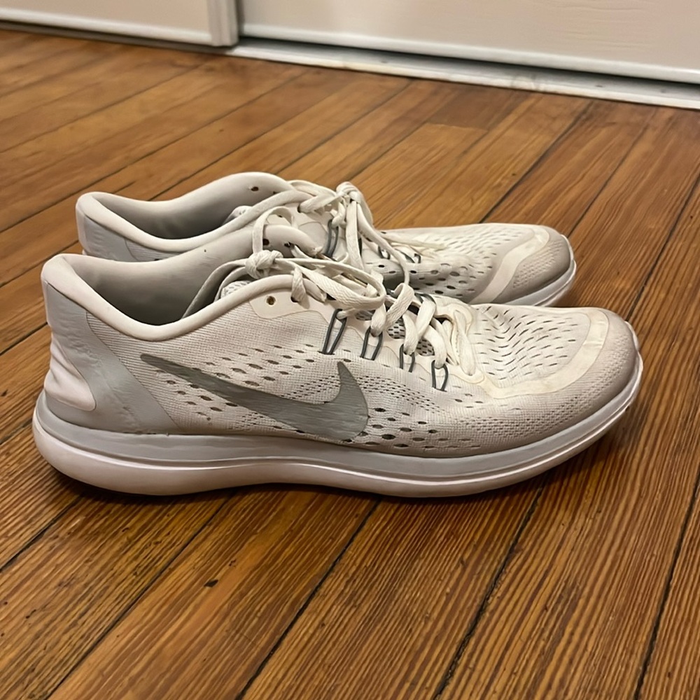 White nike sneakers